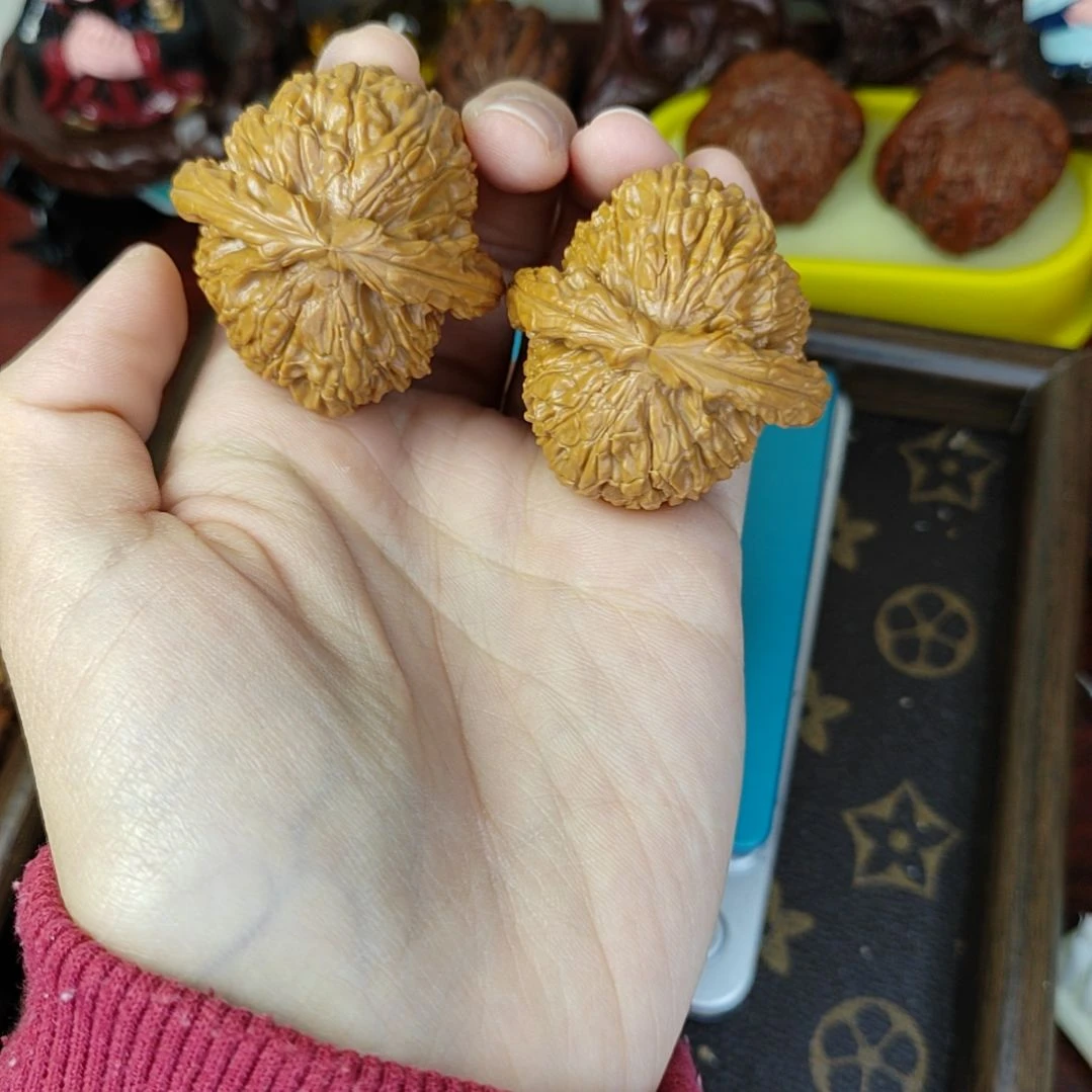 撒***生吊坠文玩核桃白狮子39+