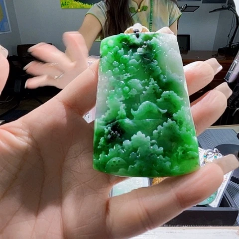 颈饰未镶嵌翡翠一个