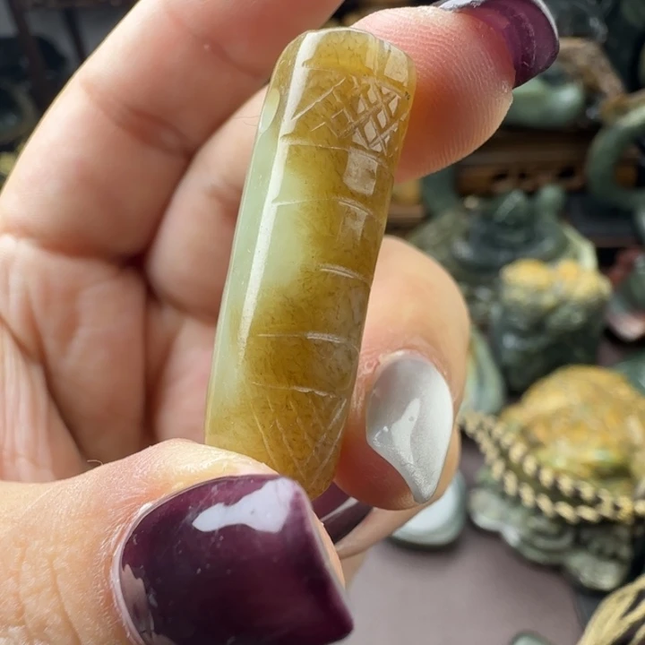 透闪石质玉未镶嵌珠宝奇石