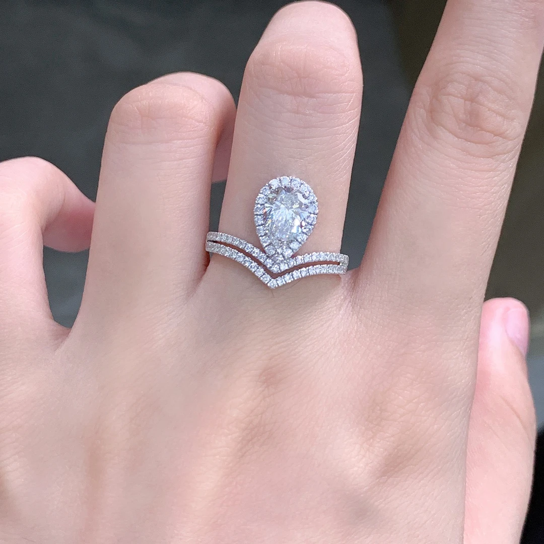 1.0克拉F色VVS1净度天然钻石戒指18K金水滴形求婚结婚钻戒90561