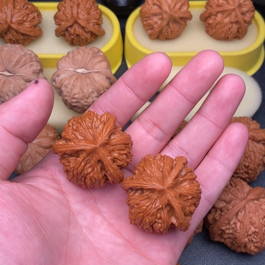 丁***力文玩核桃把件三棱38