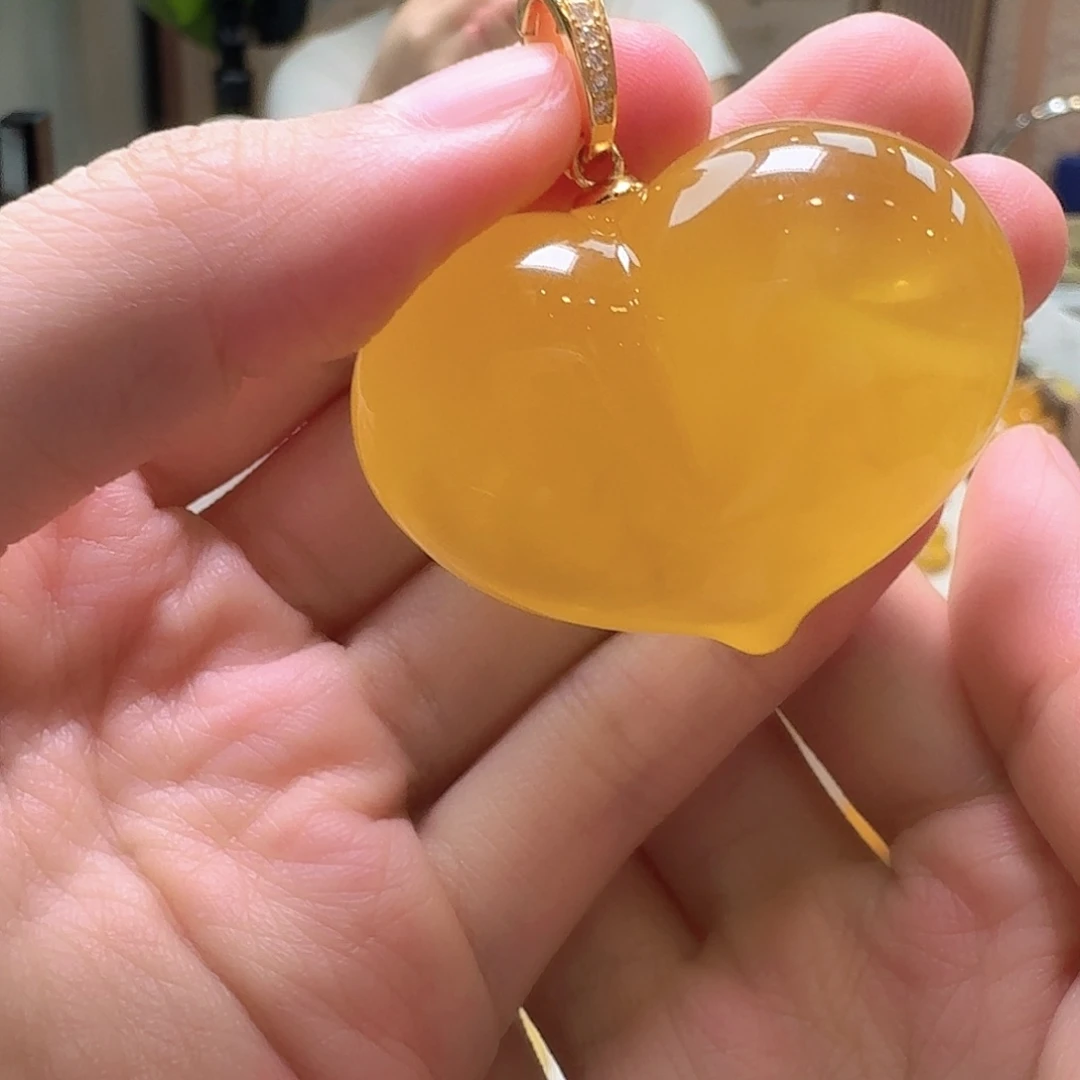 琥珀未镶嵌颈饰吊坠