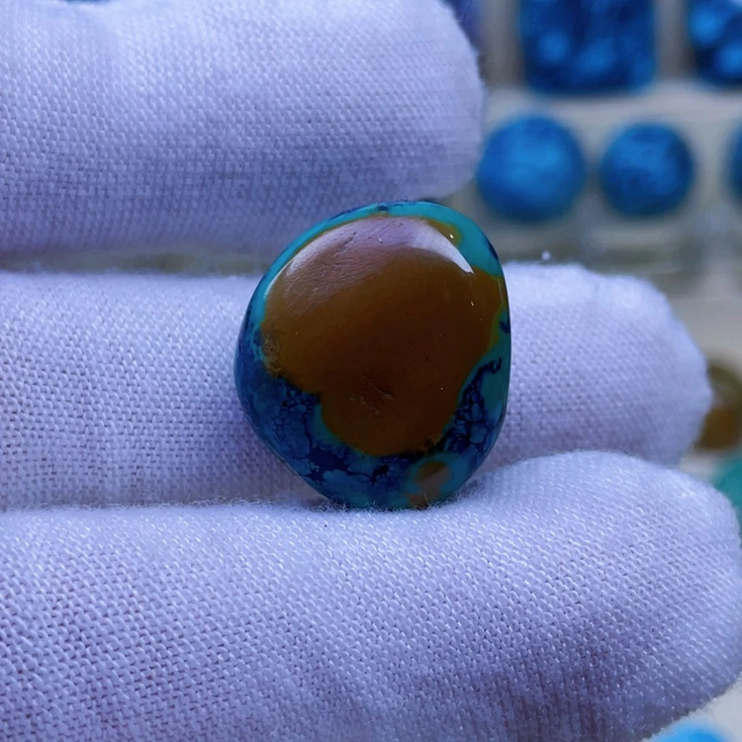 绿松石未镶嵌颈饰