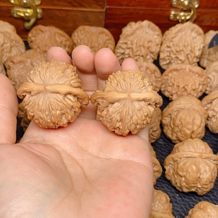 【闪购商品】文玩核桃吊坠小***多四座楼40有色差