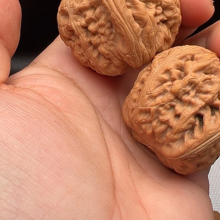 文玩核桃把件导***哪红锦鲤