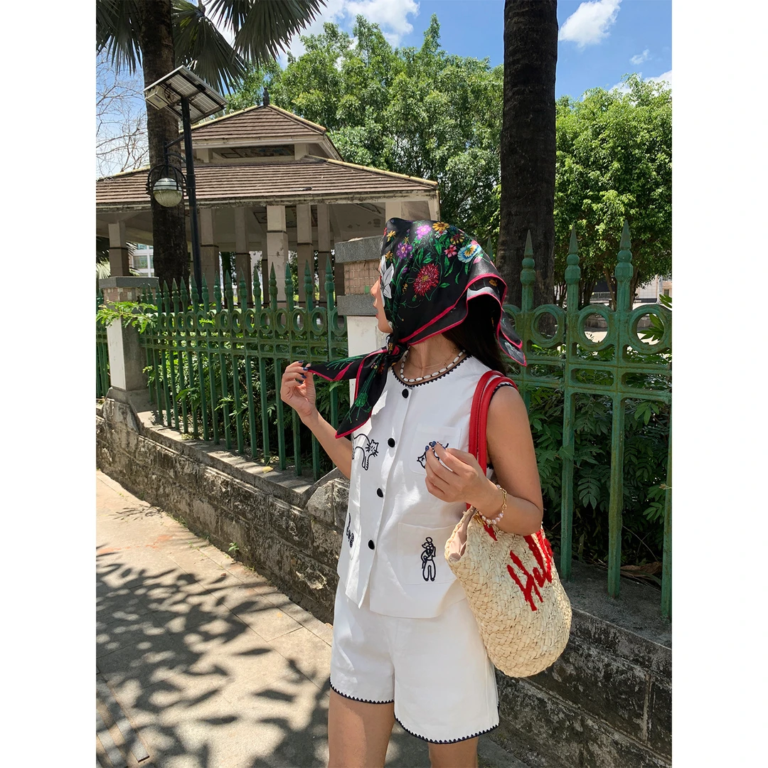 落落狷介 2025穿搭白色刺绣小个子亚麻短裤