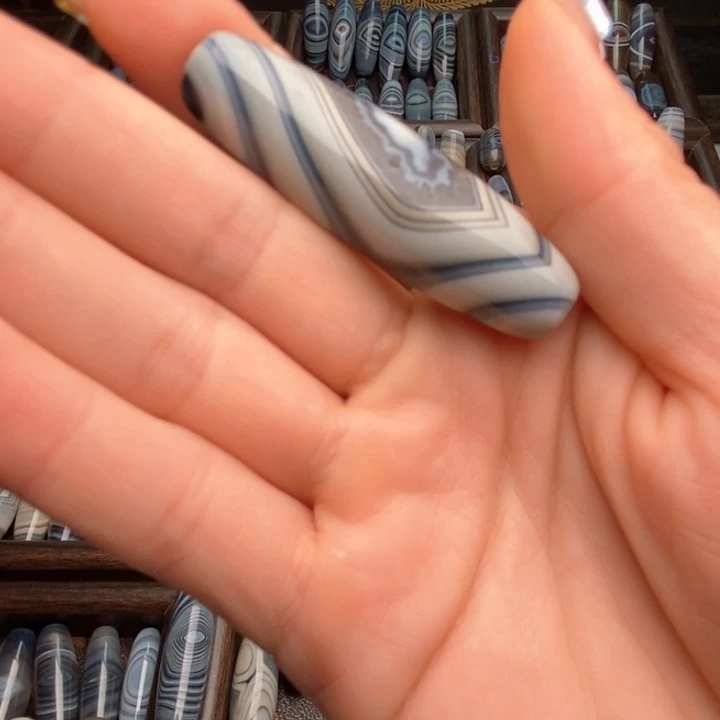 显***清未镶嵌颈饰玛瑙/玉髓