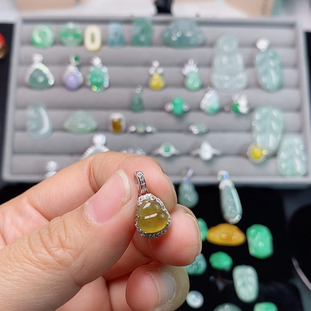 翡翠银S925镶嵌颈饰葫芦