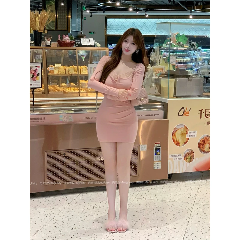 萌面侠肉肉怡 现货【蜜桃甘露】法式纯欲蕾拼接修身连衣裙6704 07B