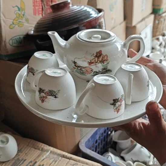 库存微瑕三打白骨精多孔茶壶一套容量500
