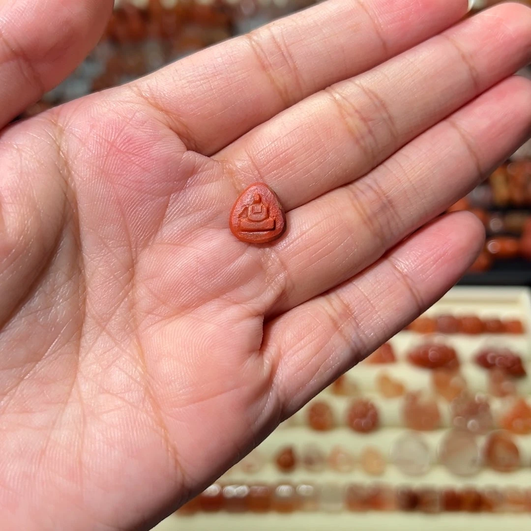 南红玛瑙冰飘未镶嵌包浆无相佛