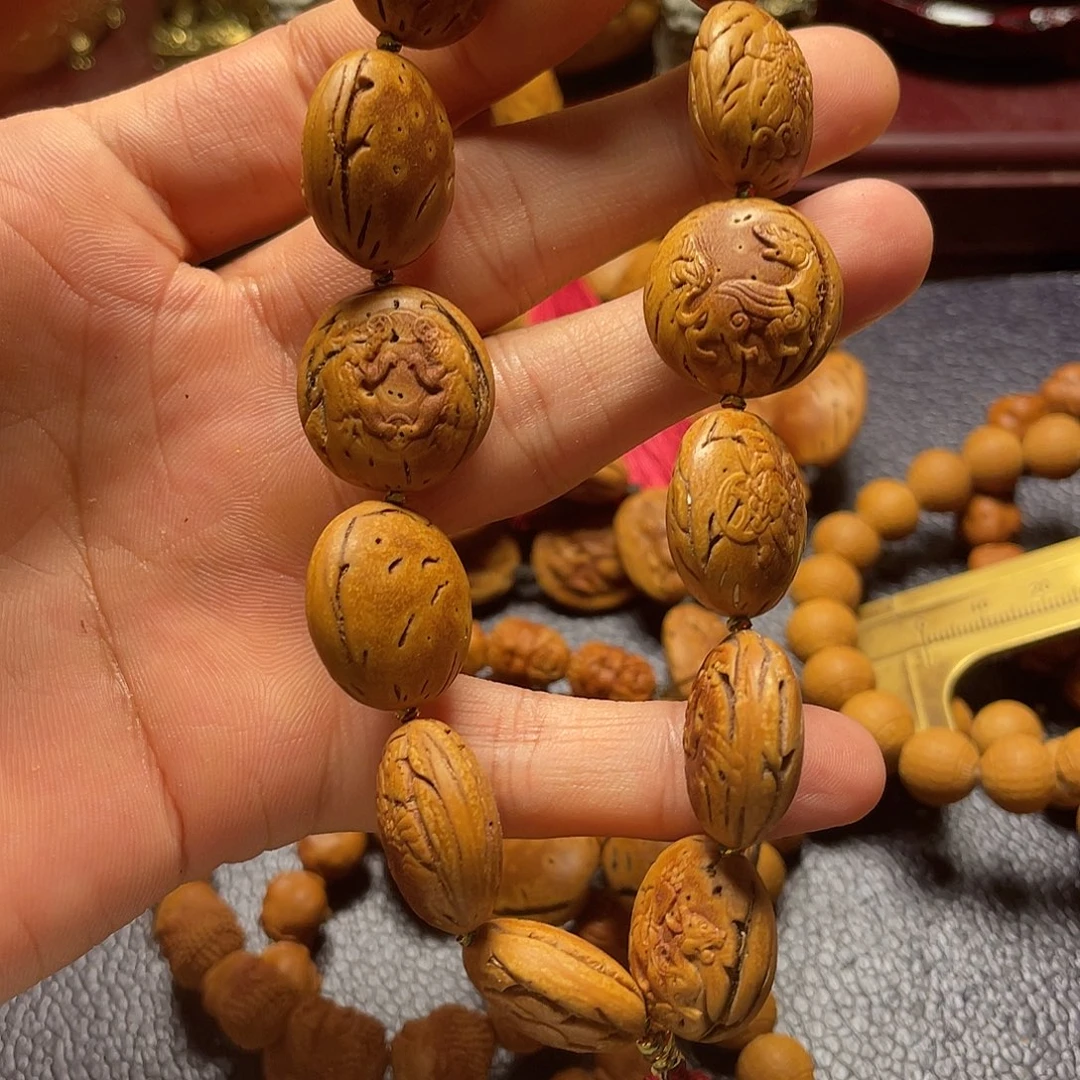 大桃核雕刻瑕疵皮裘