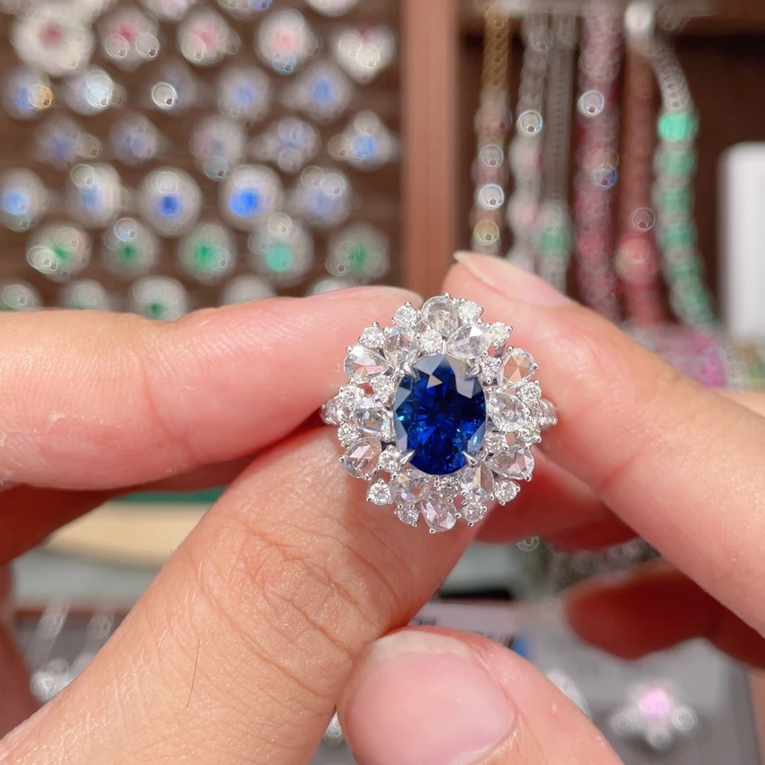 戒指蓝宝石18K金镶嵌3.01ct 皇家蓝