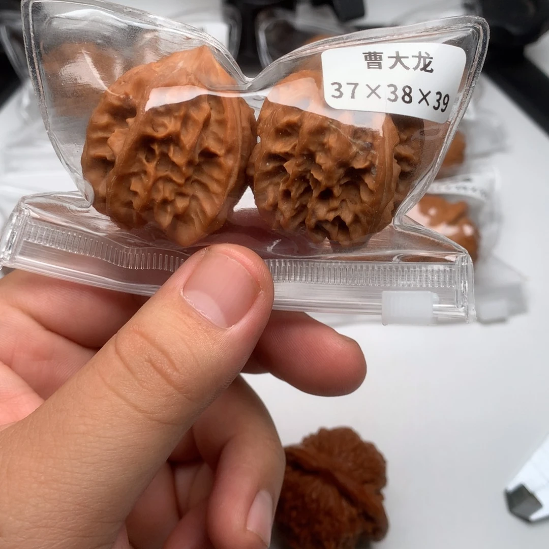 文玩核桃吊坠曹大龙