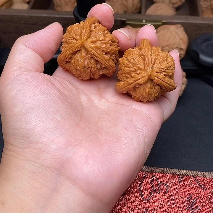 徐***总把件文玩核桃白奔