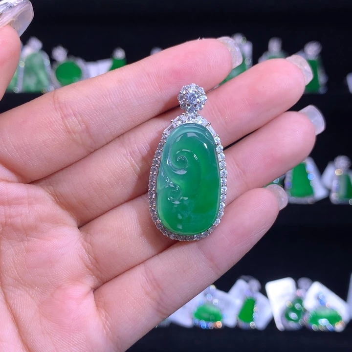 【闪购商品】颈饰银S925镶嵌翡翠天然翡翠