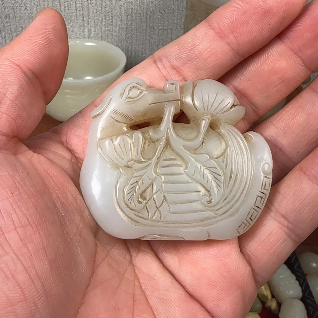 石***工非常精美的脖挂件