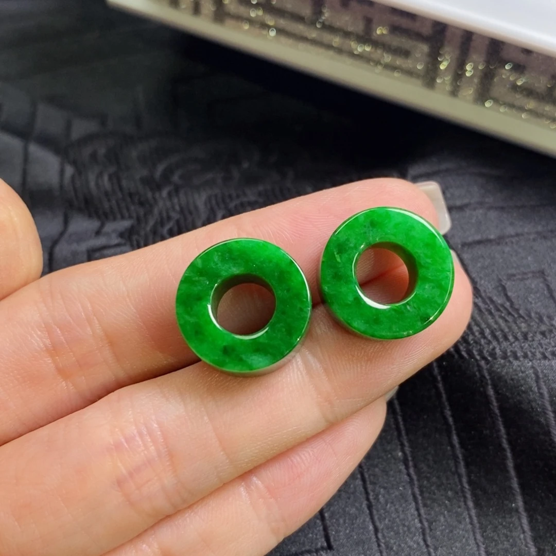 翡翠未镶嵌耳饰辣色路路通