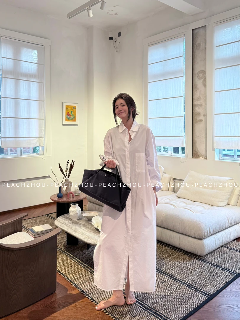 『PEACHZHOU』贴袋黑标侧开衩极简休闲长袖宽松翻领长款白衬衫裙女