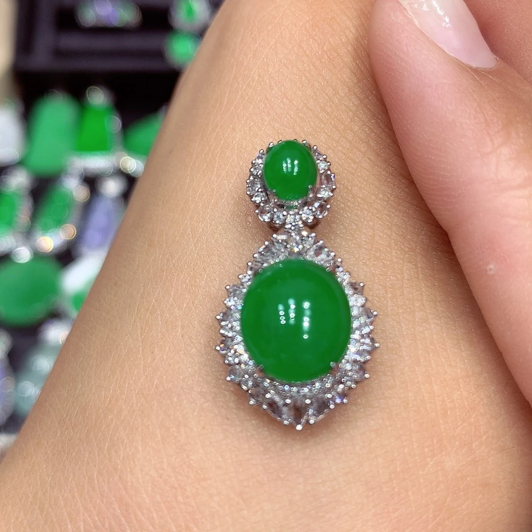 翡翠18K金镶嵌吊坠(赠链)