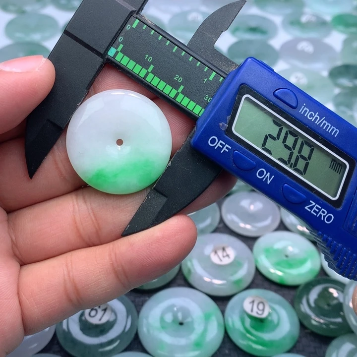 翡翠颈饰未镶嵌缅甸天然A货翡翠