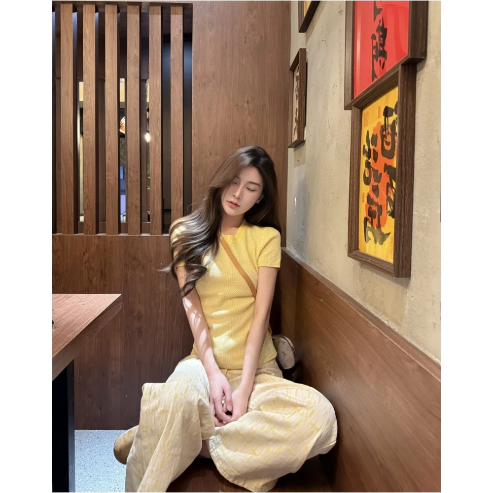 【KZN·小花】黄油日光圆领修身鹅黄色针织短袖女