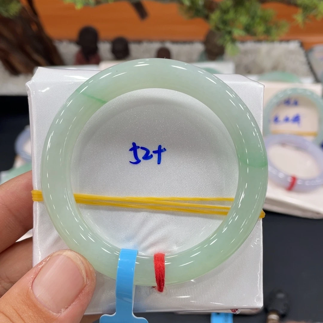 未镶嵌手镯翡翠缅甸