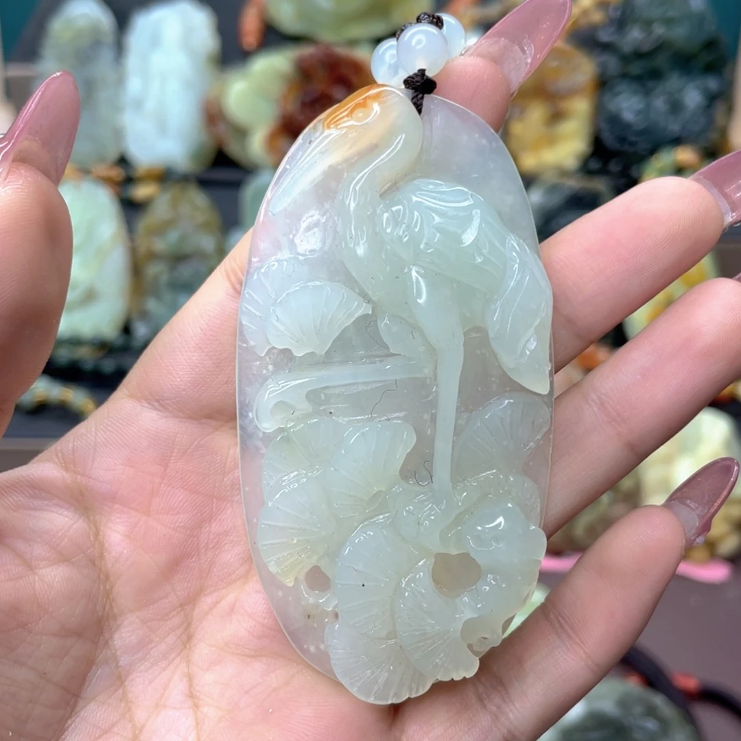 蛇纹石玉颈饰未镶嵌