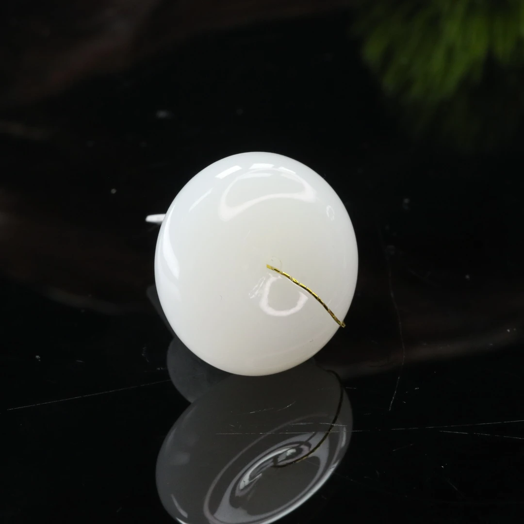 40和田玉羊脂白平安扣/300140北京中保拍卖