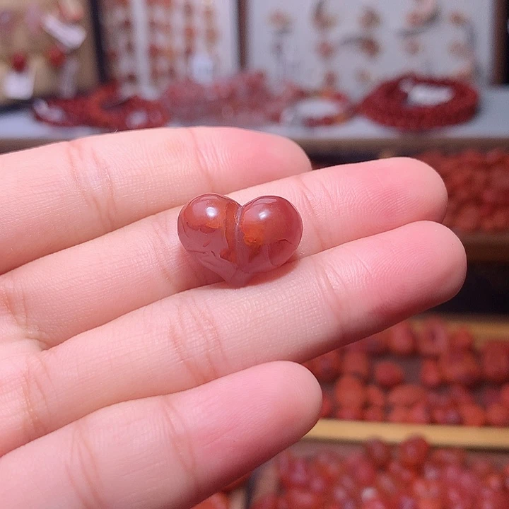 南红玛瑙未镶嵌南红玫红火焰屁桃