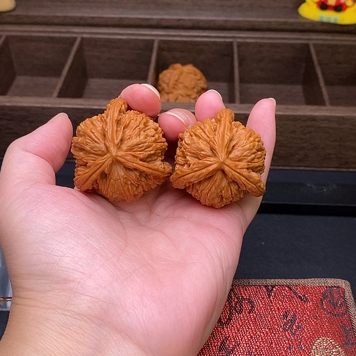 葵***葵把件文玩核桃白奔