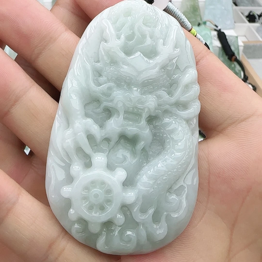 难***涂翡翠未镶嵌颈饰翡翠