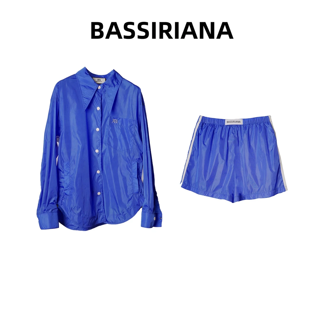 清白白【UKKUSTUDIO】设计感撞色抽绳长袖上衣外套210564