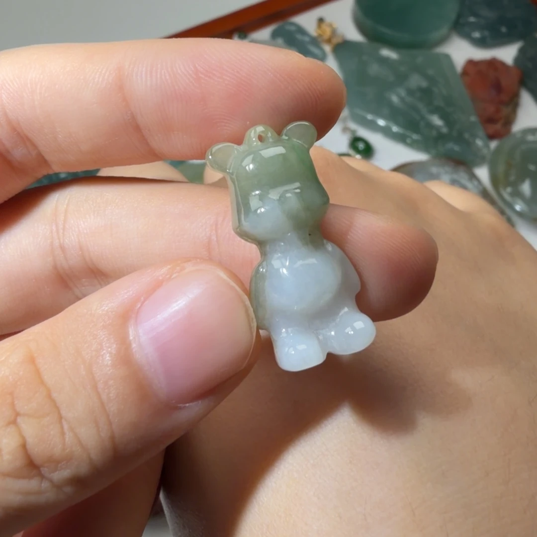 翡翠未镶嵌颈饰我