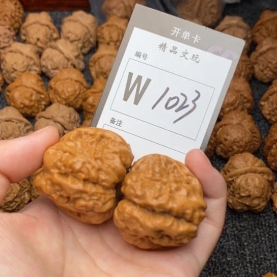 吊坠桃核我是第一百38