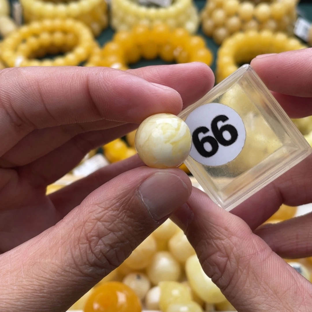 蜜蜡珠宝奇石未镶嵌