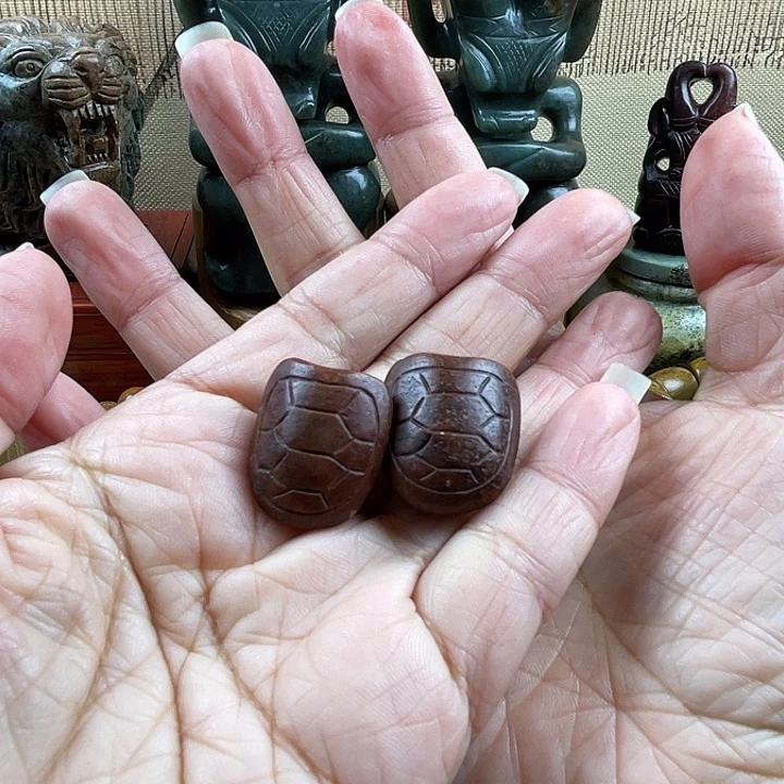 未镶嵌手串岫岩河磨玉（透闪石质玉）