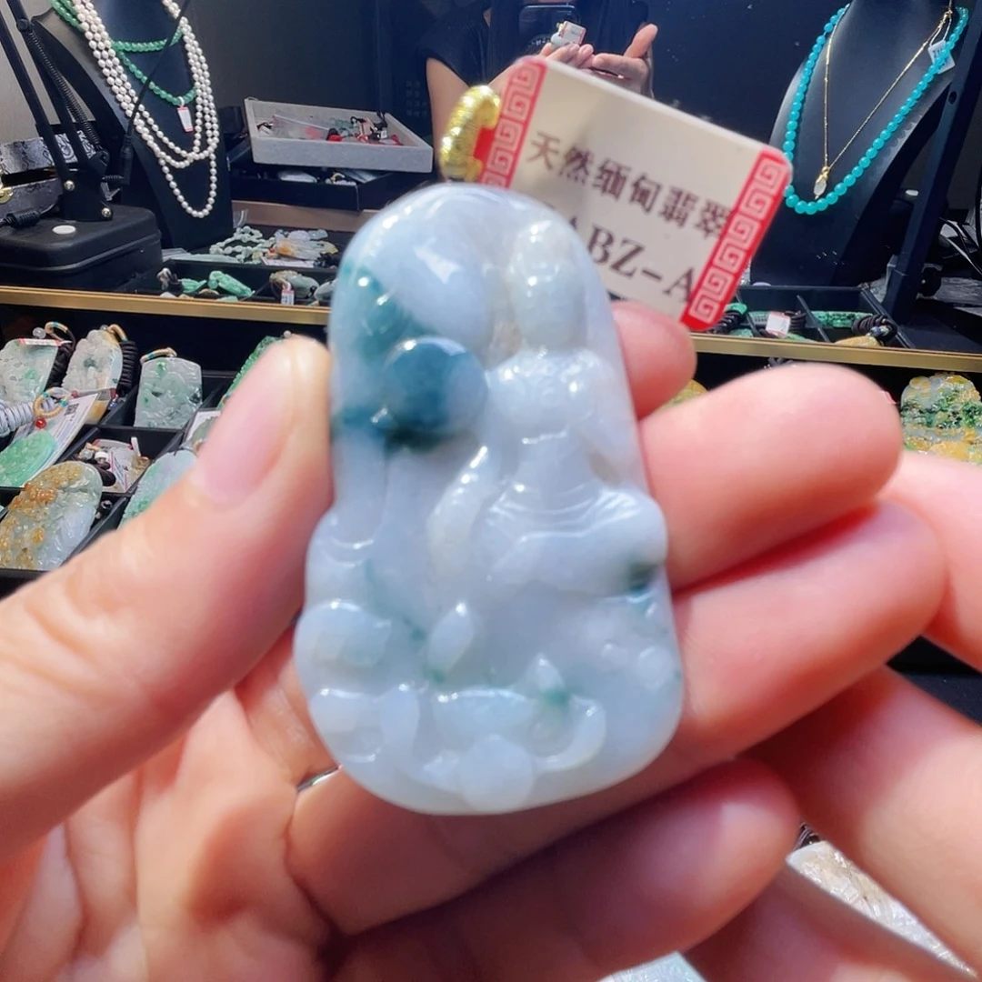 颈饰未镶嵌翡翠一个