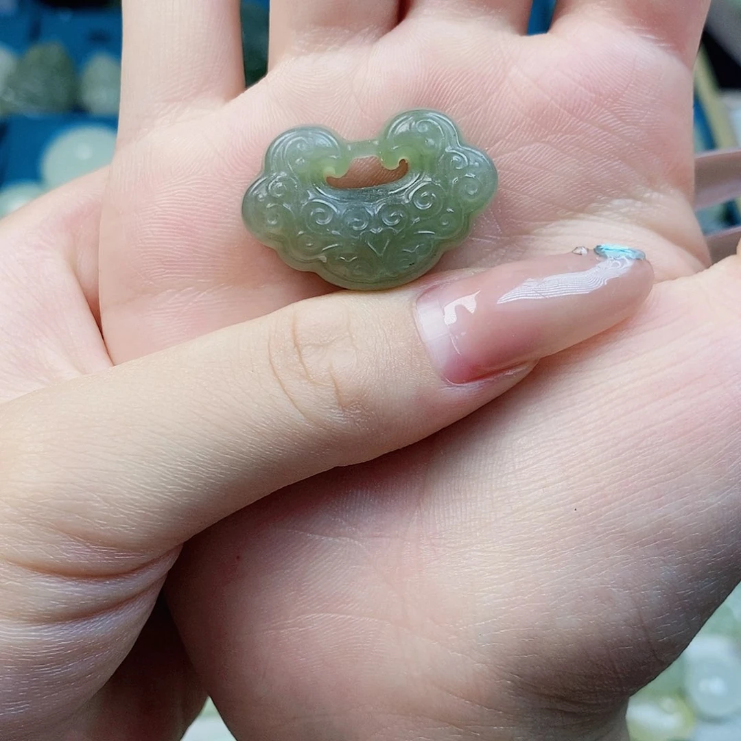 和田玉未镶嵌颈饰30祥云锁