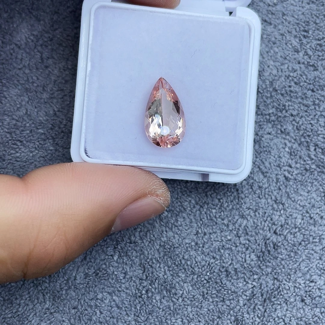 绿柱石（摩根石）裸石4.253Ct。