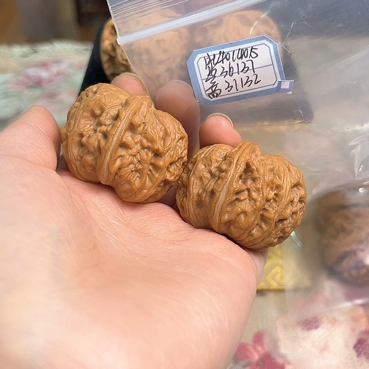 文玩核桃把件平谷元宝