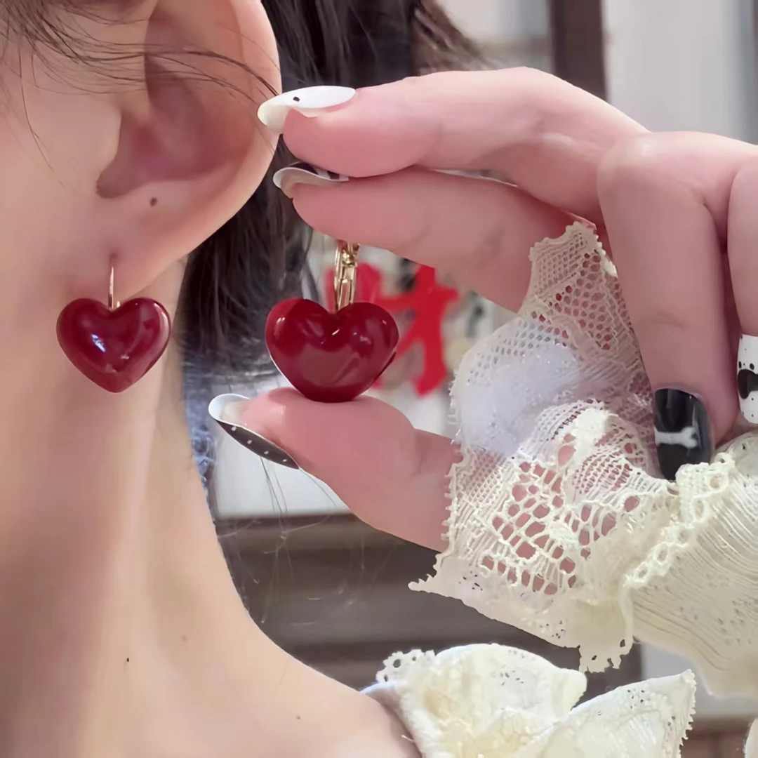 合金耳饰 安可拉红简约滴油爱心耳扣式轻奢复古耳环甜美气质耳环