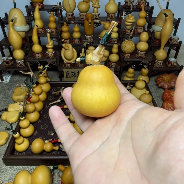 兜***哇云朵梨葫芦，厚皮稳坐