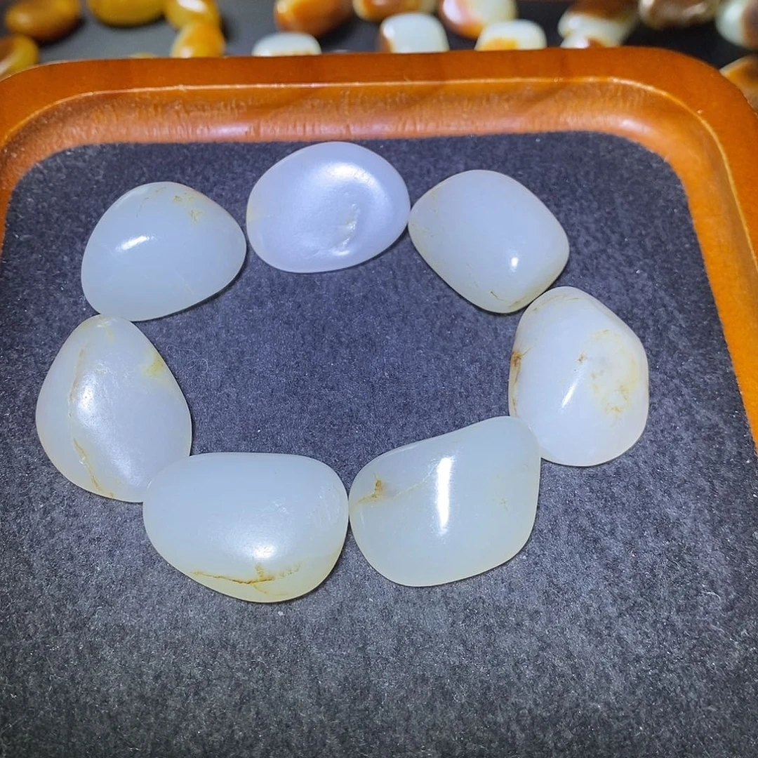 和田玉未镶嵌手串