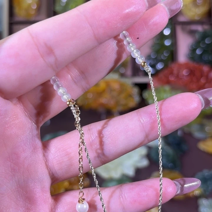 未镶嵌蛇纹石玉颈饰楠*?