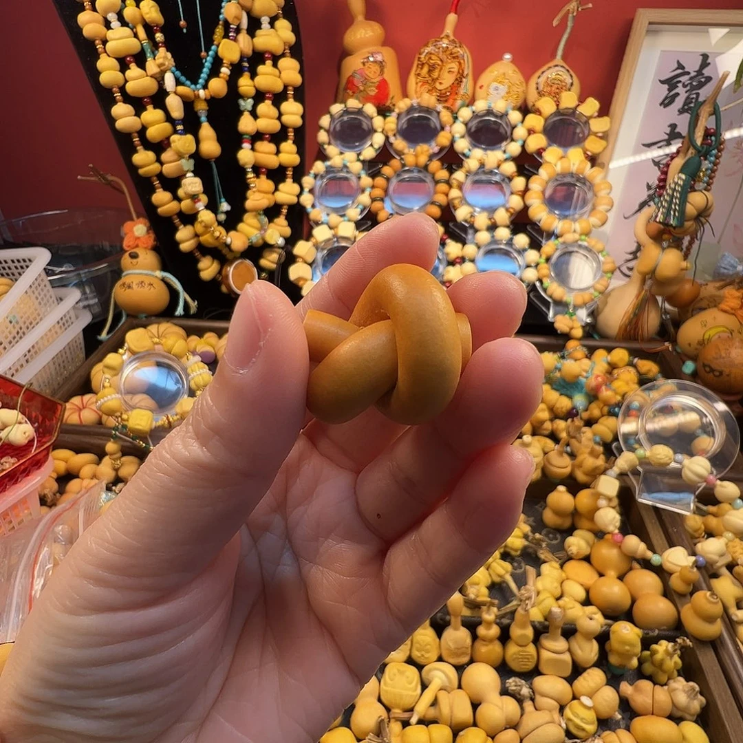 大***飞单扣1，，，，，，，，，，，，，绿色镶口