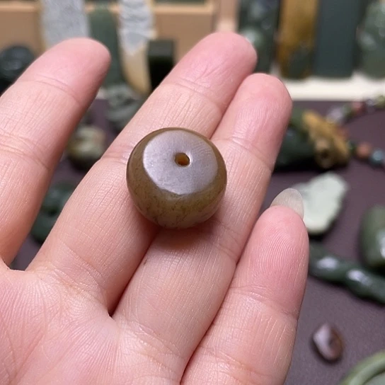 *****岫岩河磨玉（透闪石质玉）未镶嵌颈饰