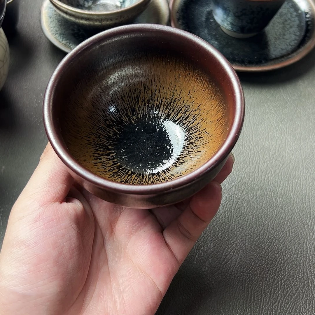 茶盏我们是有共同话题有分歧也