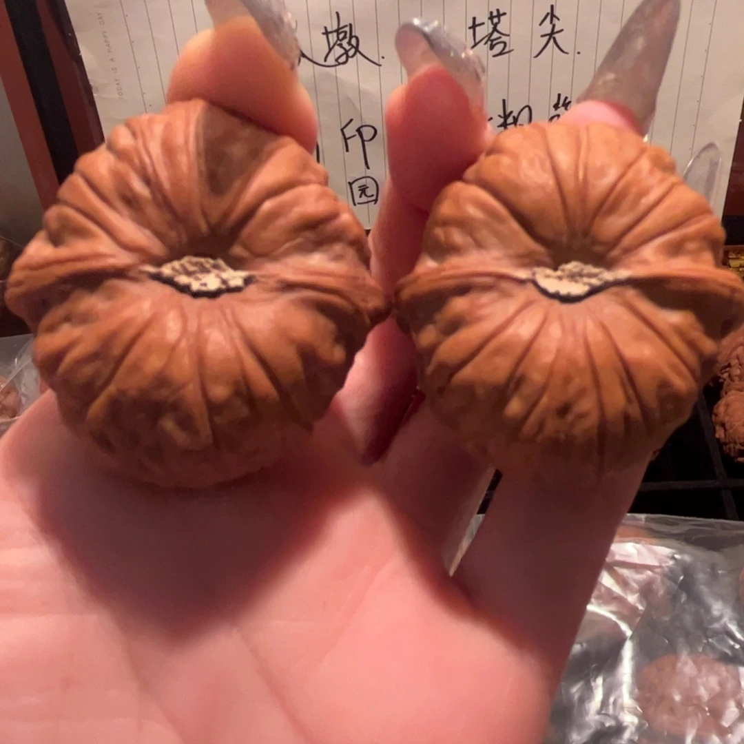 每***）桃核吊坠南华墩文玩