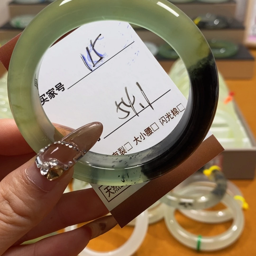 啷***啷未镶嵌蛇纹石玉手镯